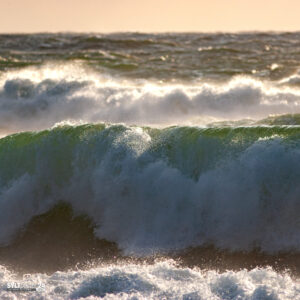 Wasser, Strand und Wellen